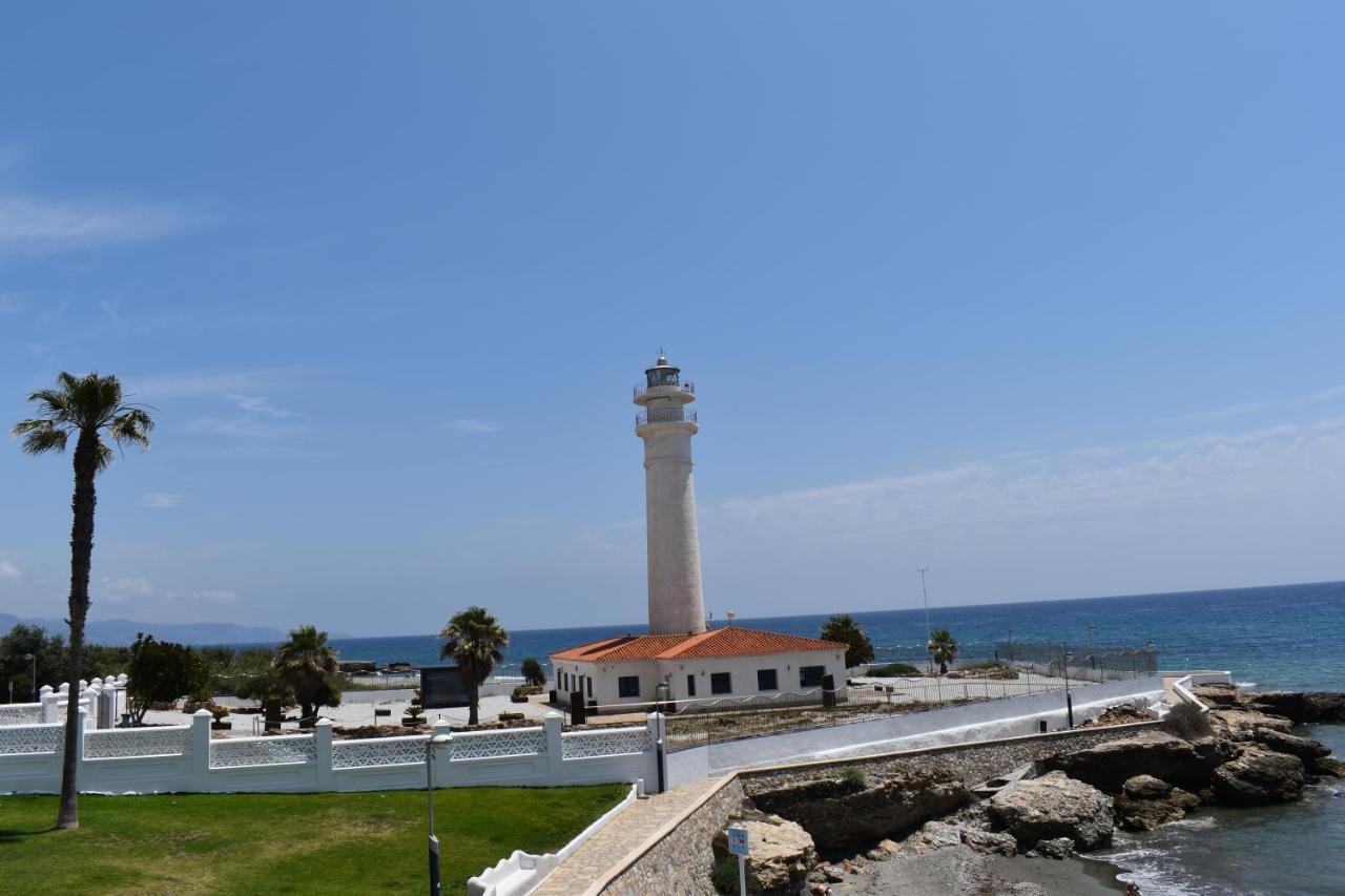 Fantastic Studio - Beachfront Apartment Торокс Екстериор снимка