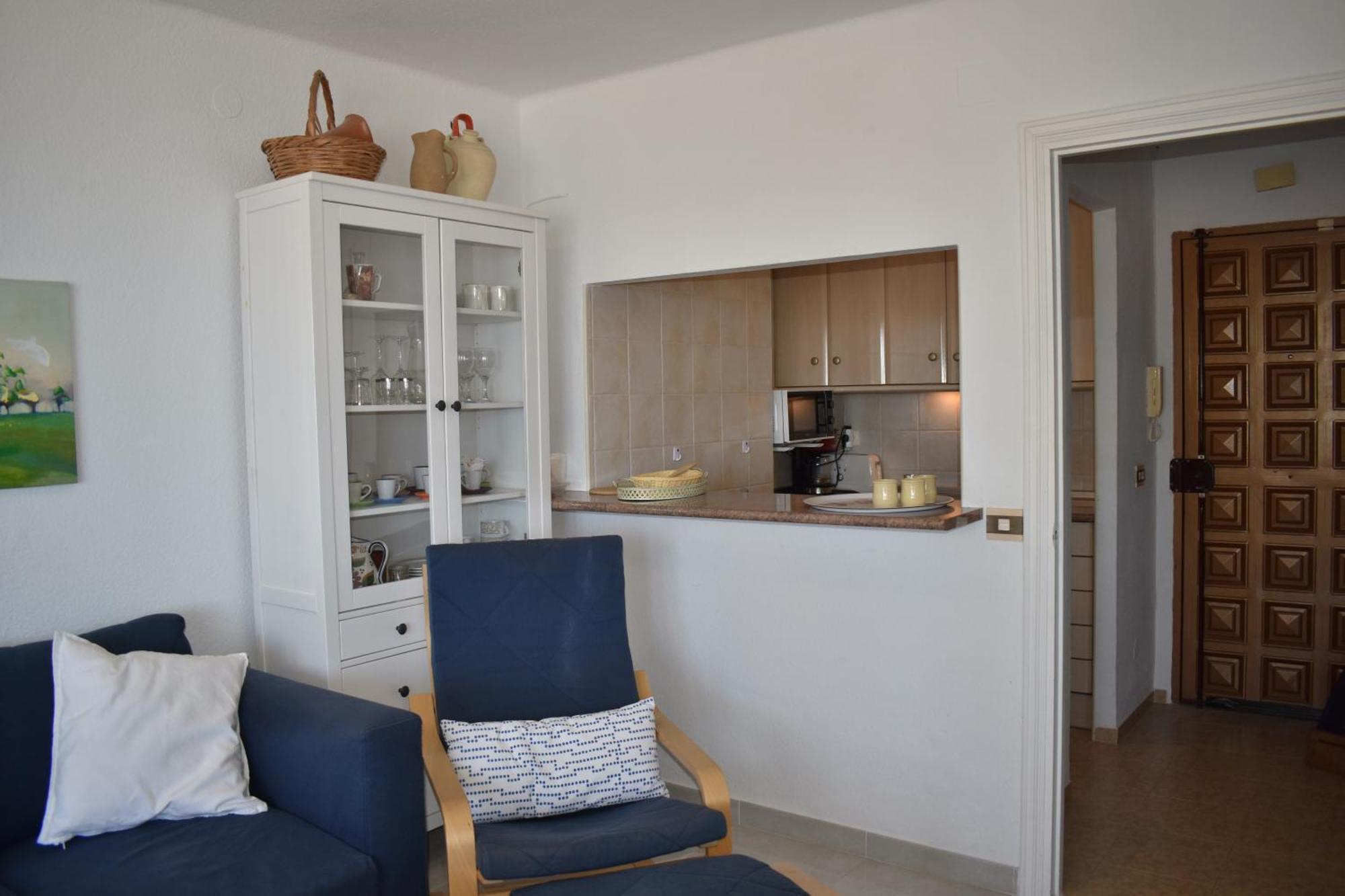 Fantastic Studio - Beachfront Apartment Торокс Екстериор снимка